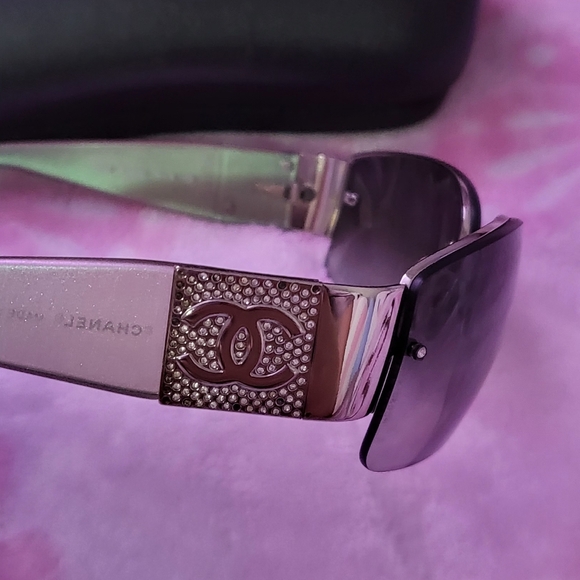 Chanel sunglasses - Picture 3 of 4